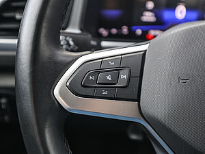 Volkswagen T-Roc Life 1.5 l TSI DSG 27 navigation