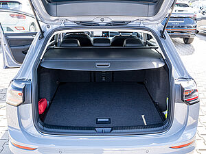 Volkswagen Golf VIII Variant GOAL 2,0 l TDI DSG 27 navigation