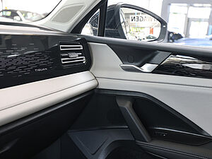 Volkswagen Tiguan Elegance 2,0 l TDI DSG 27 navigation