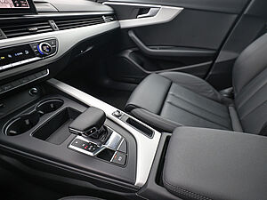 Audi A4 Avant S line 35 TFSI S tronic 15 navigation