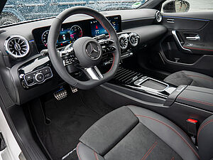 Mercedes-Benz A 200 d AMG Line 6 navigation