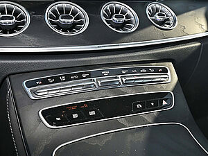 Mercedes-Benz E 300 Coupé AMG Line 13 navigation