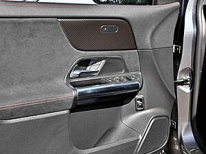 Mercedes-Benz GLA 250 e AMG Line 27 navigation