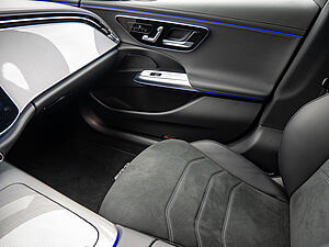Mercedes-Benz E 300 e AMG Line 12 navigation