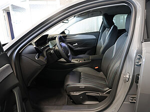 Peugeot 308 Allure HYBRID 136 e-DSC6 9 navigation