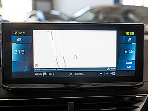 Peugeot 3008 GT 300 Hybrid4 Allrad 10 navigation