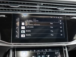 Audi RS Q8 4.0 TFSI Dynamic Keramik Pano ACC HUD 12 navigation