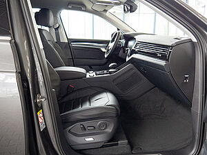 Volkswagen Touareg Elegance 3.0 TDI 4M 2 navigation