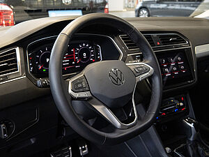 Volkswagen Tiguan Allspace 2.0 TSI 4M DSG 28 navigation
