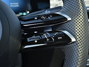 Mercedes-Benz GLA 220 4M AMG Line 18 navigation
