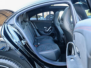 Mercedes-Benz CLA 200 Coupé AMG Line 4 navigation