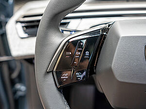 Peugeot 5008 Allure HYBRID 136 e-DSC6 13 navigation