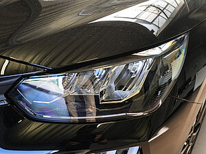 Peugeot 208 Neuer Allure HYBRID 100 e-DSC6 33 navigation