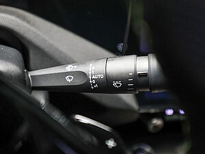 Peugeot 408 GT HYBRID 145 e-DSC6 56 navigation
