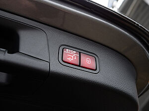 Mercedes-Benz GLA 180 Progressive Line Edition 30 navigation