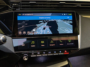 Peugeot 308 SW GT HYBRID 136 e-DSC6 10 navigation