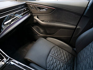 Audi RS Q8 4.0 TFSI quattro 13 navigation