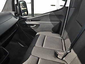 Mercedes-Benz Sprinter 317 CDI KA L4H2 16 navigation
