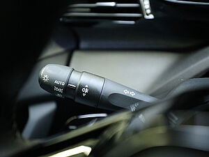 Peugeot 308 SW Allure HYBRID 136 e-DSC6 28 navigation