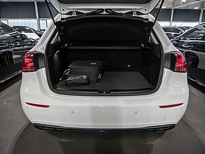 Mercedes-Benz A 250 e Progressive 29 navigation