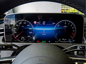 Mercedes-Benz E 300 de 4M T AMG Sport Advanced 12 navigation