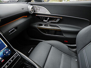 Mercedes-Benz SL 63 AMG 4M+ 17 navigation