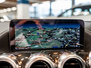 Mercedes-Benz AMG GT S Roadster Solarbeam Performance Keram 13 navigation