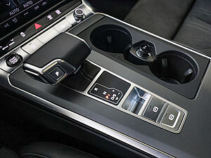 Audi A6 Avant S line 45 TDI quattro S tronic 16 navigation