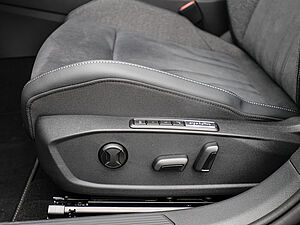 Volkswagen Golf VIII Style 1,5 l TSI 32 navigation