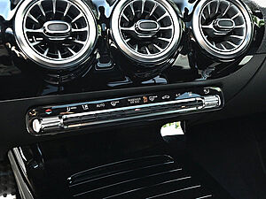 Mercedes-Benz CLA 250 SB e AMG Sport Advanced Plus 13 navigation