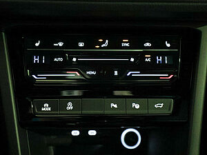 Volkswagen Touran Highline 2.0 TDI DSG 15 navigation