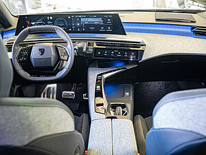Peugeot 3008 GT HYBRID 136 e-DSC6 NEUES MODELL 6 navigation