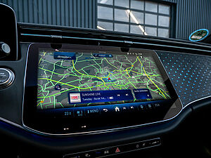 Mercedes-Benz E 220 d T AMG Line Premium 9 navigation