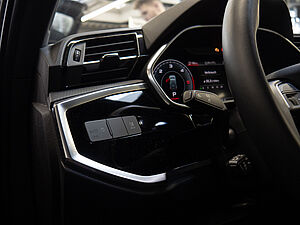 Audi Q3 35 TDI S line 28 navigation