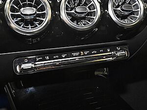 Mercedes-Benz A 250 e Progressive 13 navigation