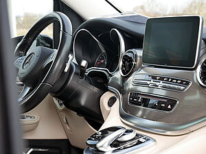 Mercedes-Benz V 300 d 4M Exclusive Edition Lang AMG 10 navigation