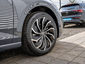 Volkswagen Golf VIII Style 1,5 l eTSI DSG 8 navigation