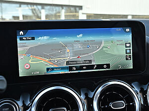 Mercedes-Benz GLA 250 e AMG Line 11 navigation