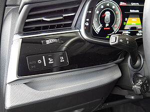 Audi Q8 55 TFSI e quattro 29 navigation