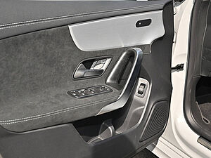 Mercedes-Benz CLA 250 e SB AMG Line 20 navigation