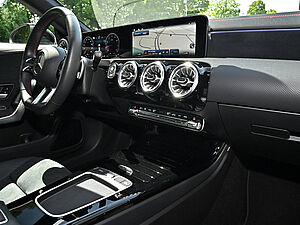 Mercedes-Benz CLA 250 SB 4M AMG Sport Premium 9 navigation