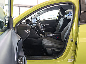 Peugeot 208 Neuer Allure PureTech 100 9 navigation