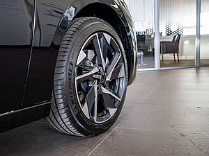Peugeot 308 SW Allure BlueHDi 130 EAT8 5 navigation
