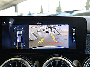 Mercedes-Benz GLB 35 AMG 4M Premium 14 navigation