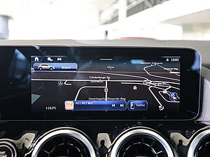 Mercedes-Benz GLA 180 Progressive Advanced 11 navigation