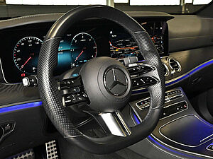Mercedes-Benz E 300 d 4M T AMG Line 28 navigation
