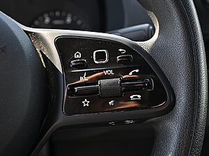 Mercedes-Benz Sprinter 317 CDI KA L4H2 19 navigation