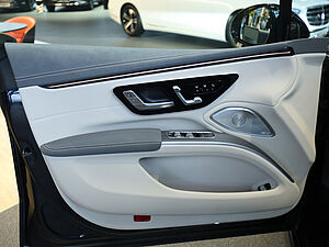 Mercedes-Benz EQS 580 4M AMG Line 32 navigation