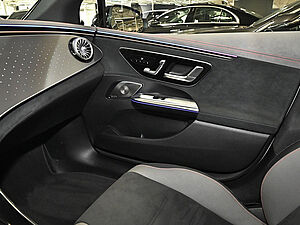 Mercedes-Benz EQE 350 AMG Line 15 navigation