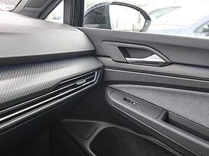 Volkswagen Golf VIII Variant R-Line 1,5 l eTSI DSG 19 navigation